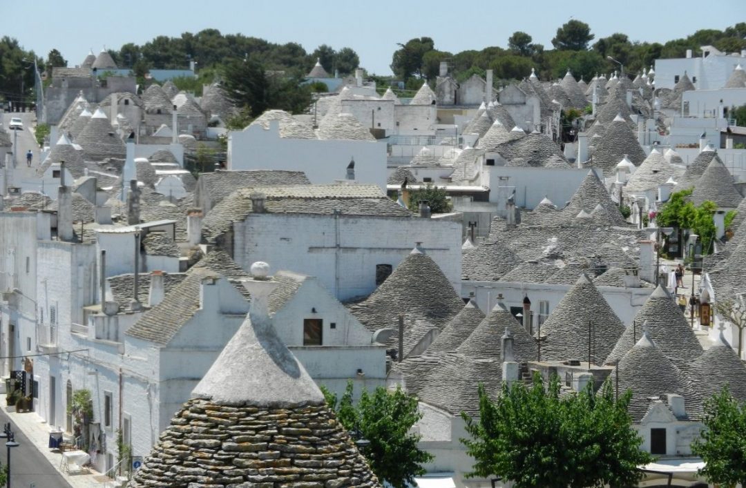 Los trullos de Alberobello en la Apulia