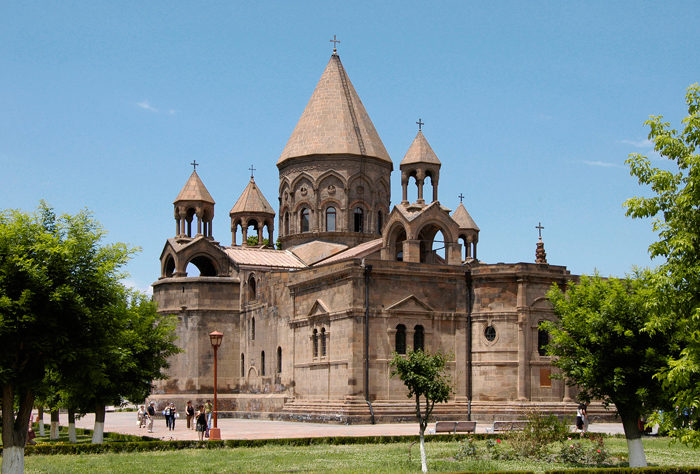 Pertur: Peregrinaciones y turismo religioso. Armenia